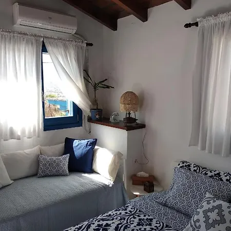 Iviskos House, Megalo Horio Village, Tilos Island Apartmán *