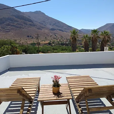 Iviskos House, Megalo Horio Village, Tilos Island شقة